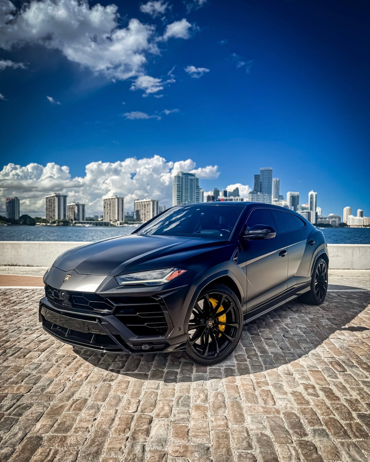 Lamborghini Urus — Matte Black