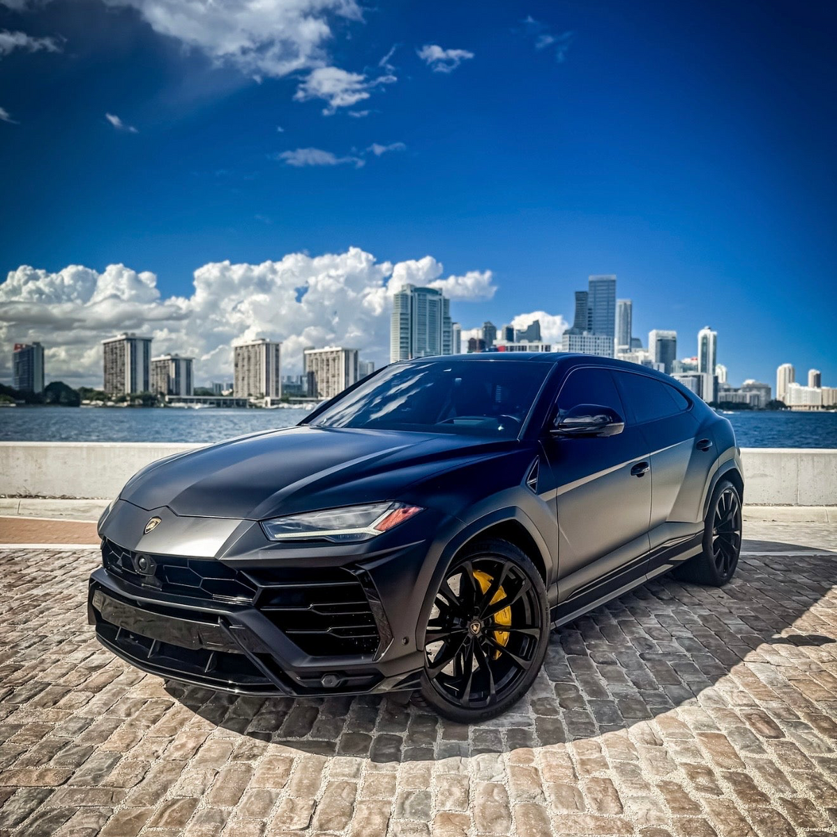 Lamborghini Urus — Matte Black
