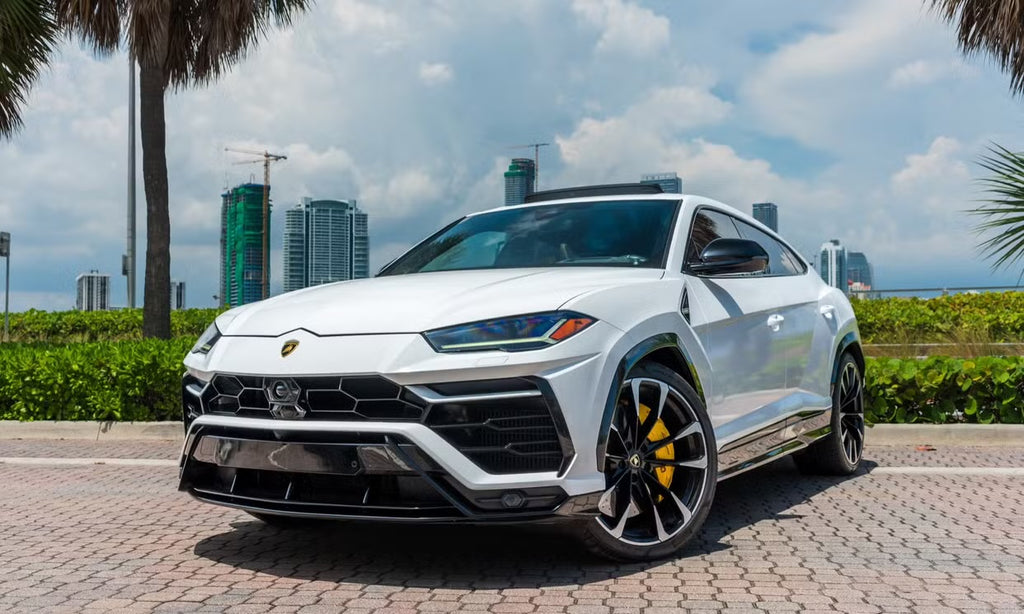 Lamborghini Urus — White