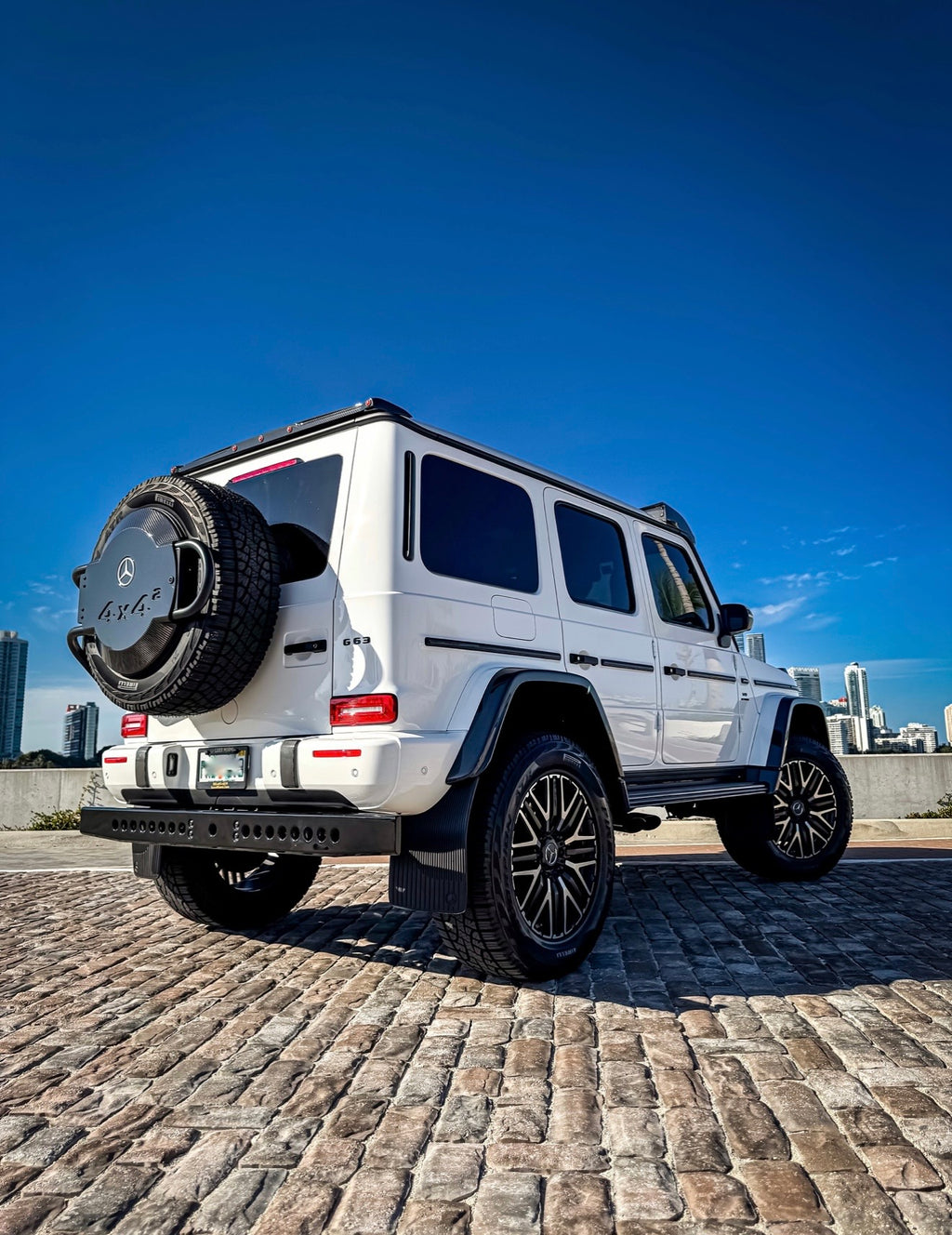 Mercedes-AMG G 63 — White