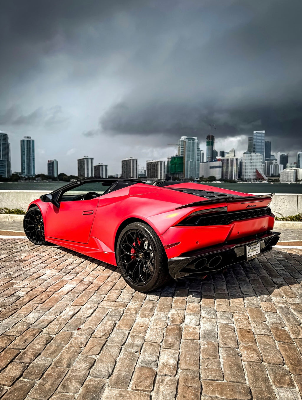 Lamborghini Huracán Spyder — Red