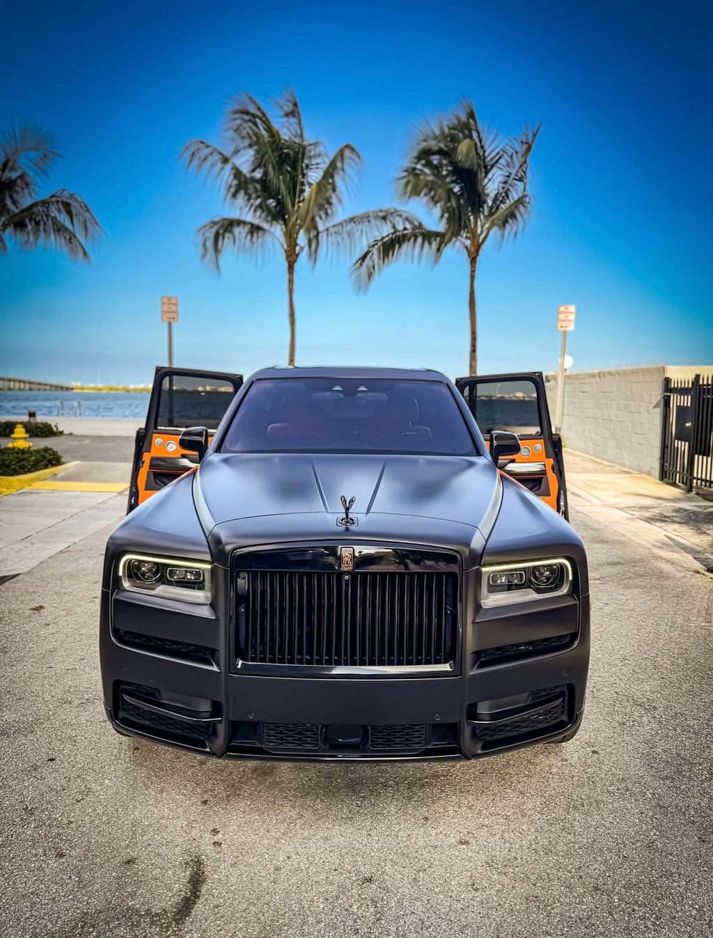 Rolls-Royce Cullinan — Matte Black