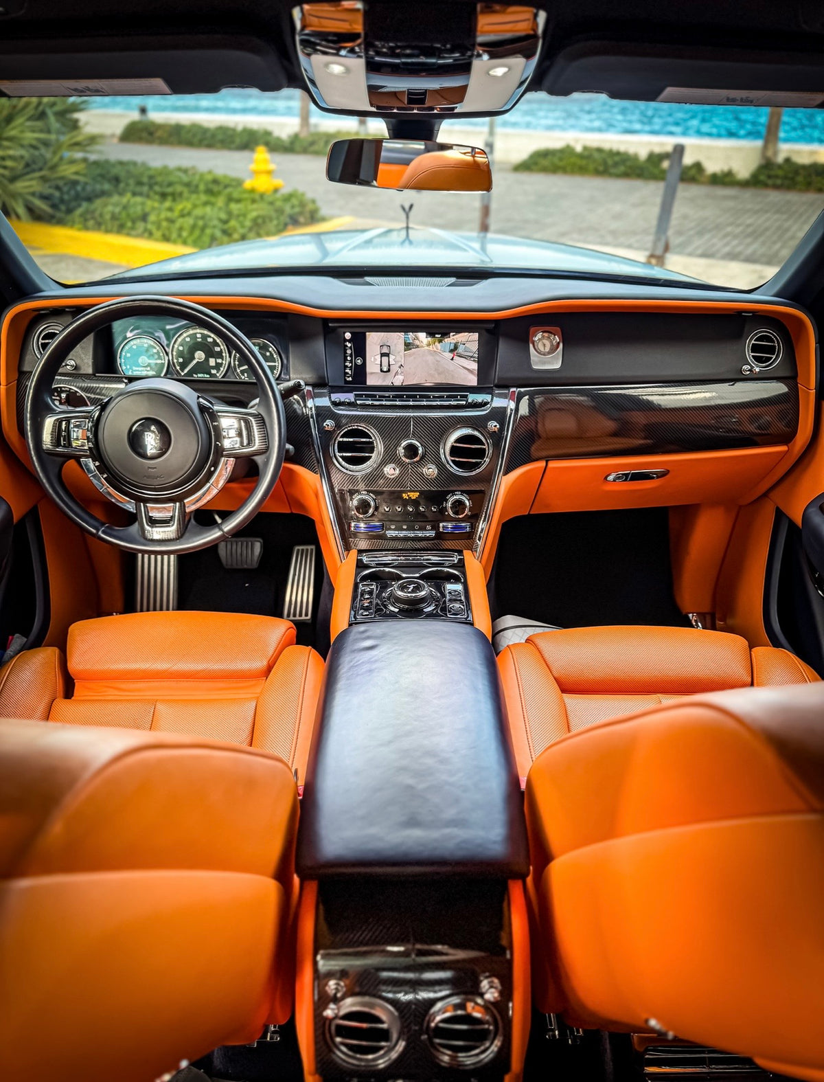 Rolls-Royce Cullinan — Matte Black