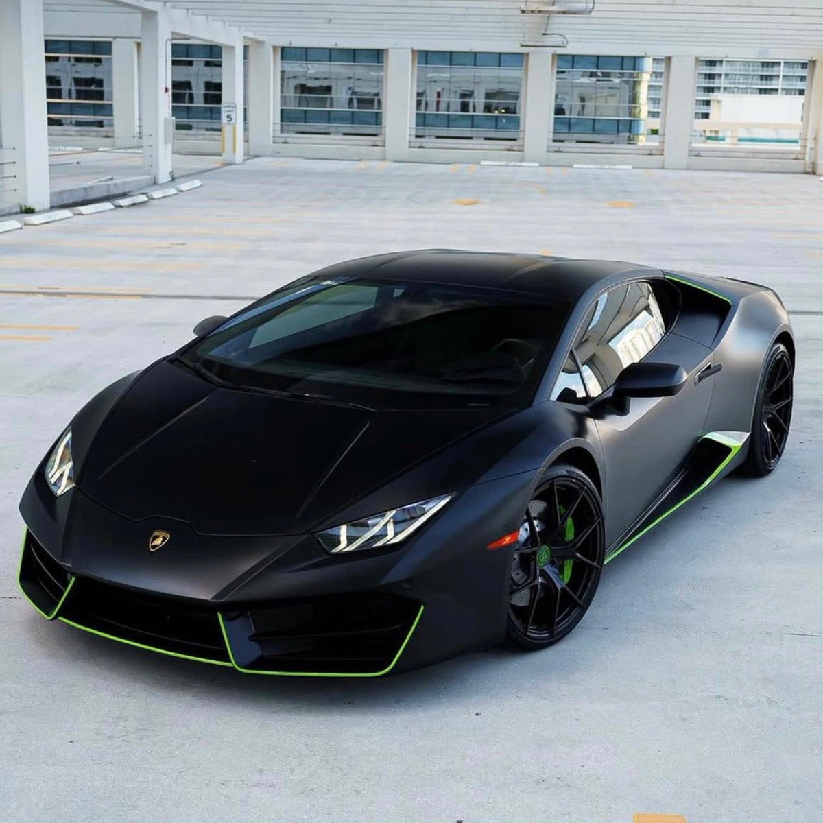 Lamborghini Huracán — Matte Black