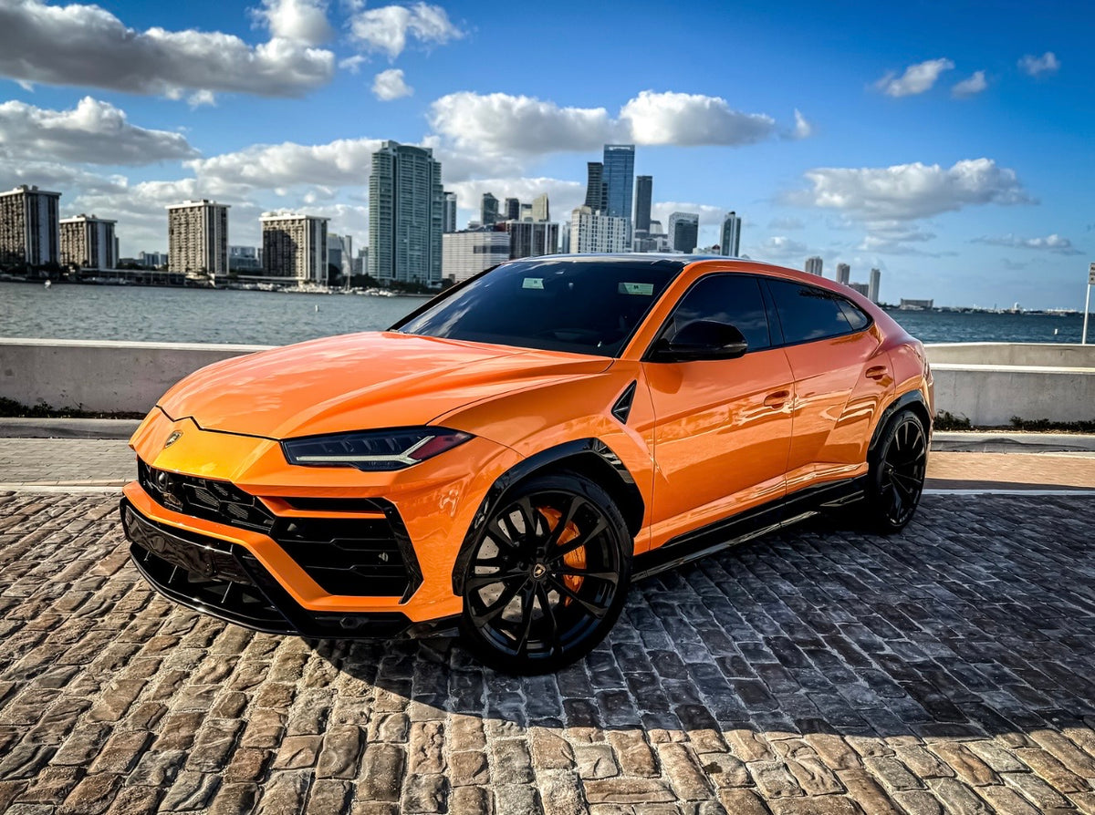 Lamborghini Urus — Orange