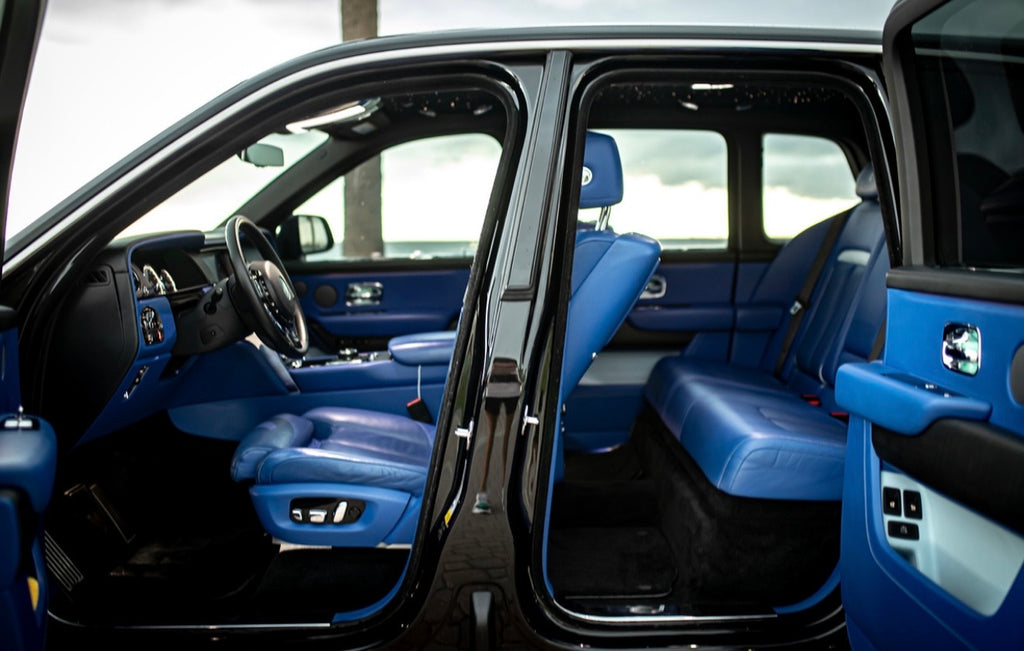 Rolls-Royce Cullinan — Black