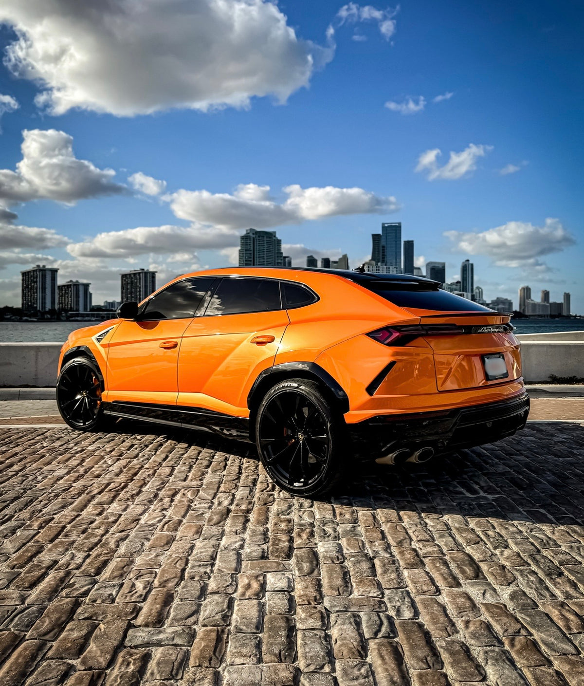 Lamborghini Urus — Orange