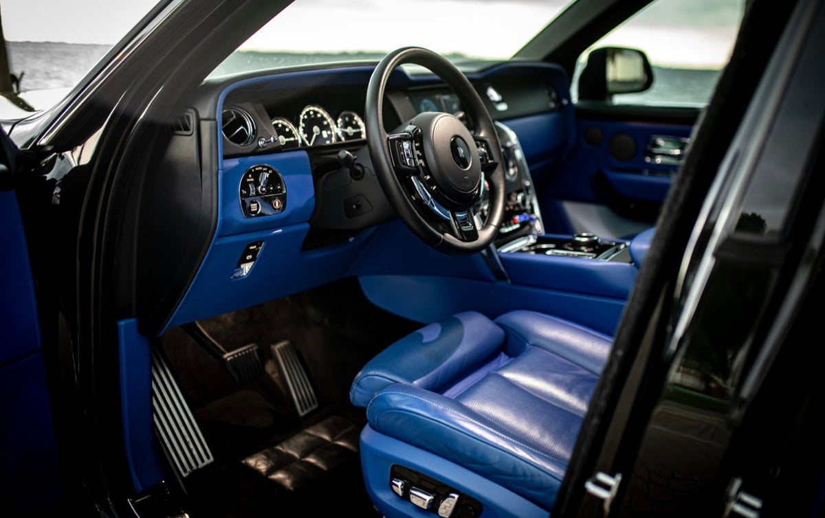 Rolls-Royce Cullinan — Black
