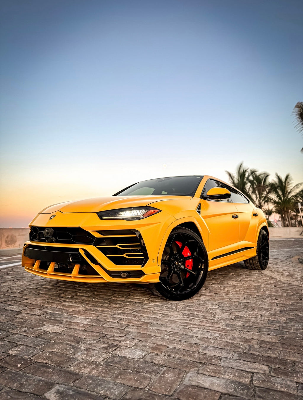 Lamborghini Urus — Yellow