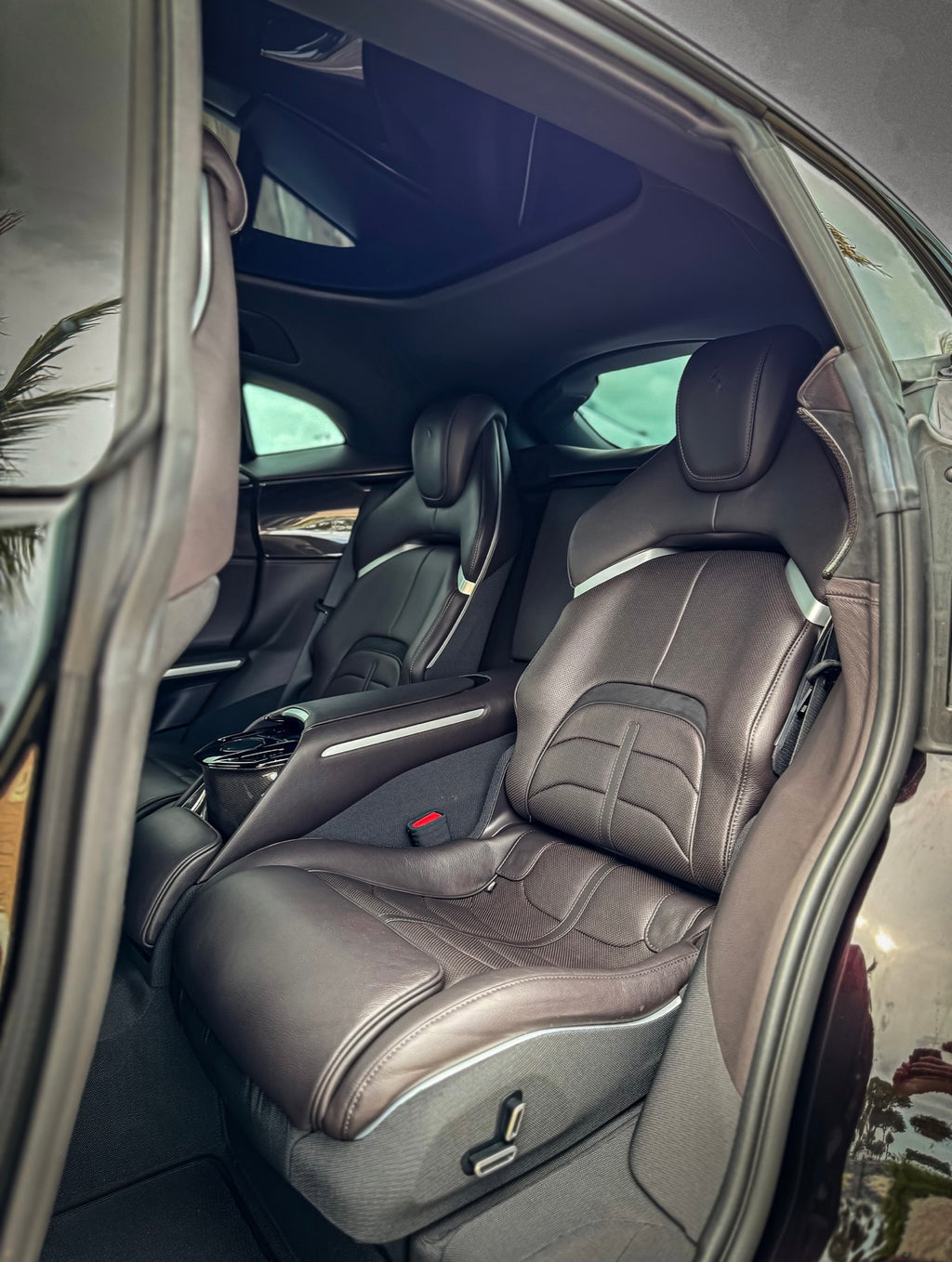Ferrari Purosangue — Black