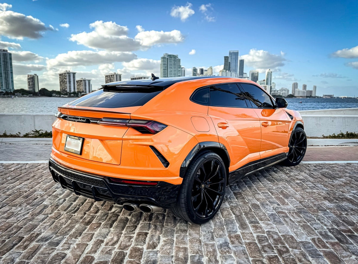 Lamborghini Urus — Orange