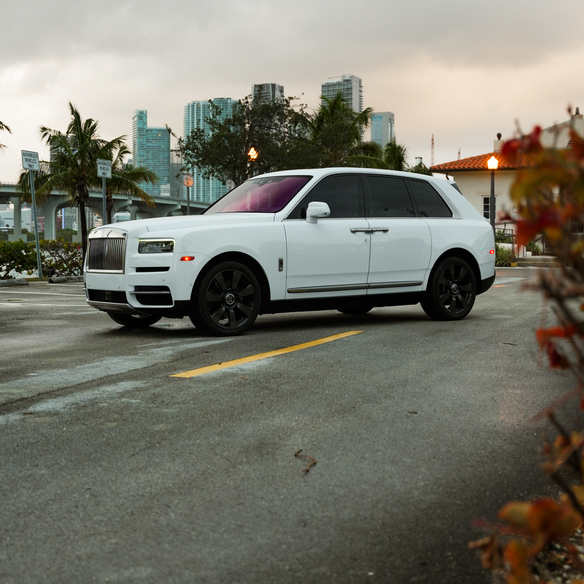 Rolls-Royce Cullinan — White