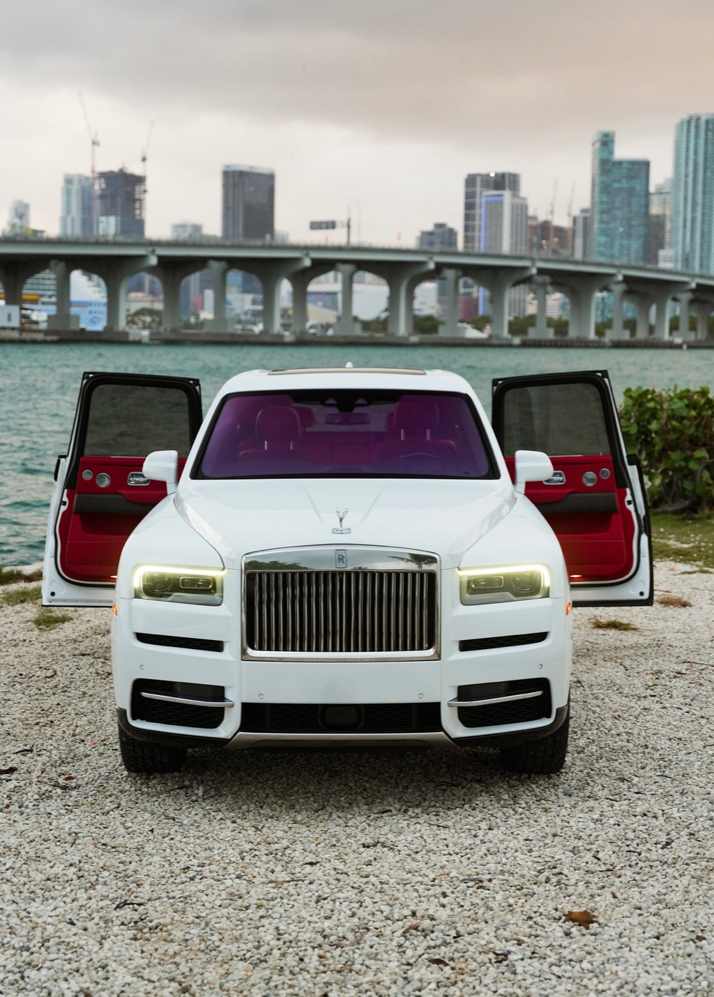 Rolls-Royce Cullinan — White