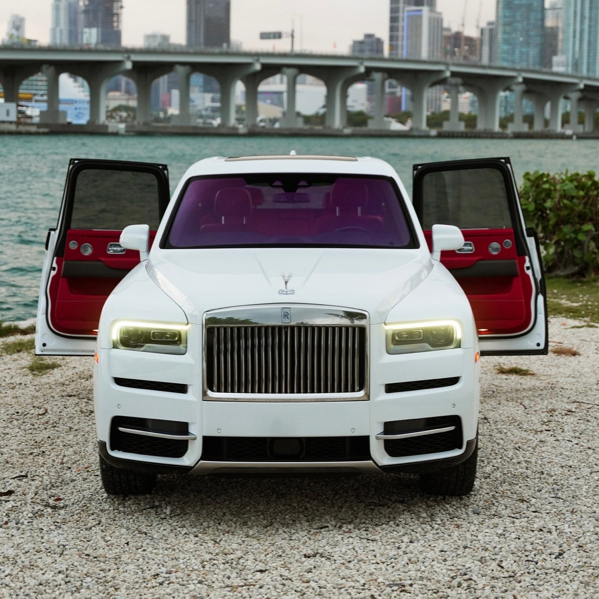 Rolls-Royce Cullinan — White
