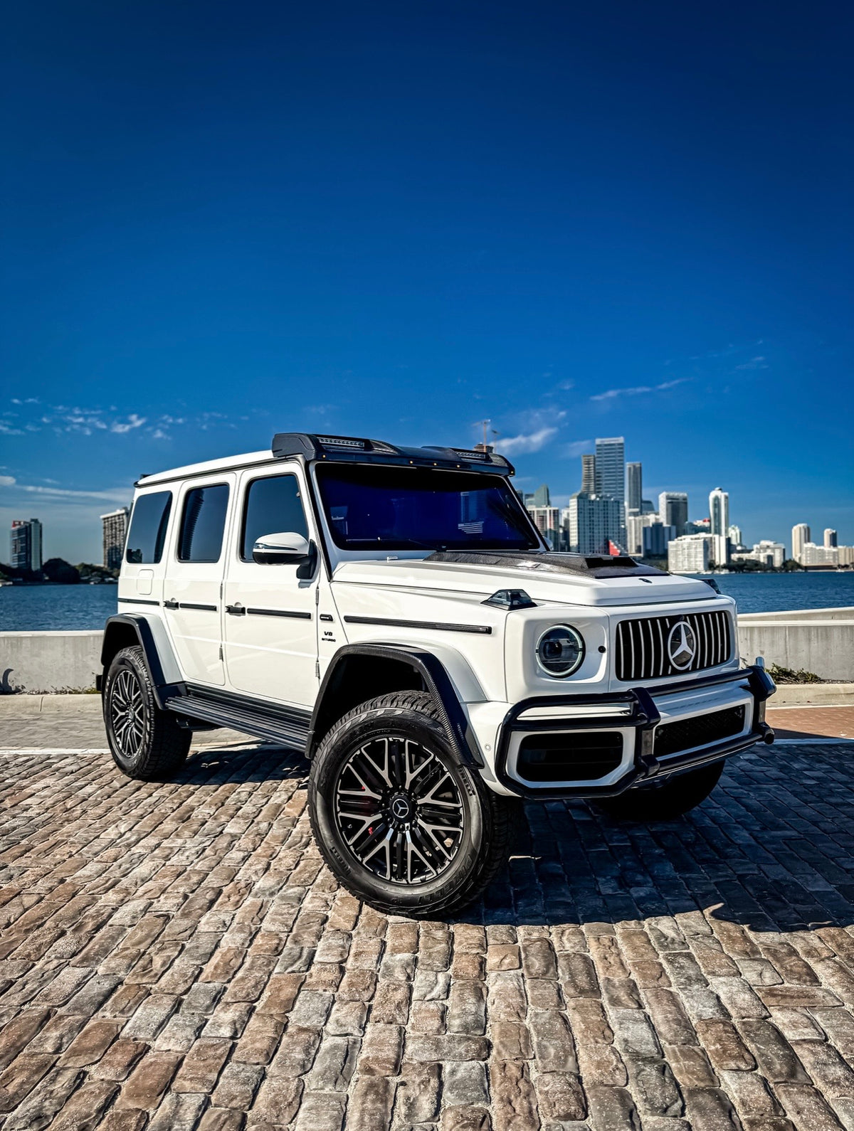 Mercedes-AMG G 63 — White