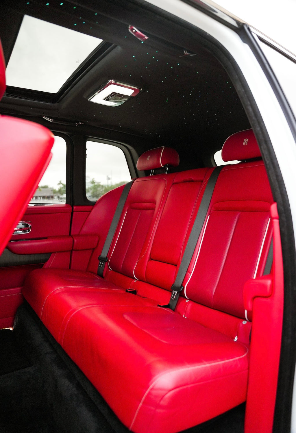 Rolls-Royce Cullinan — White