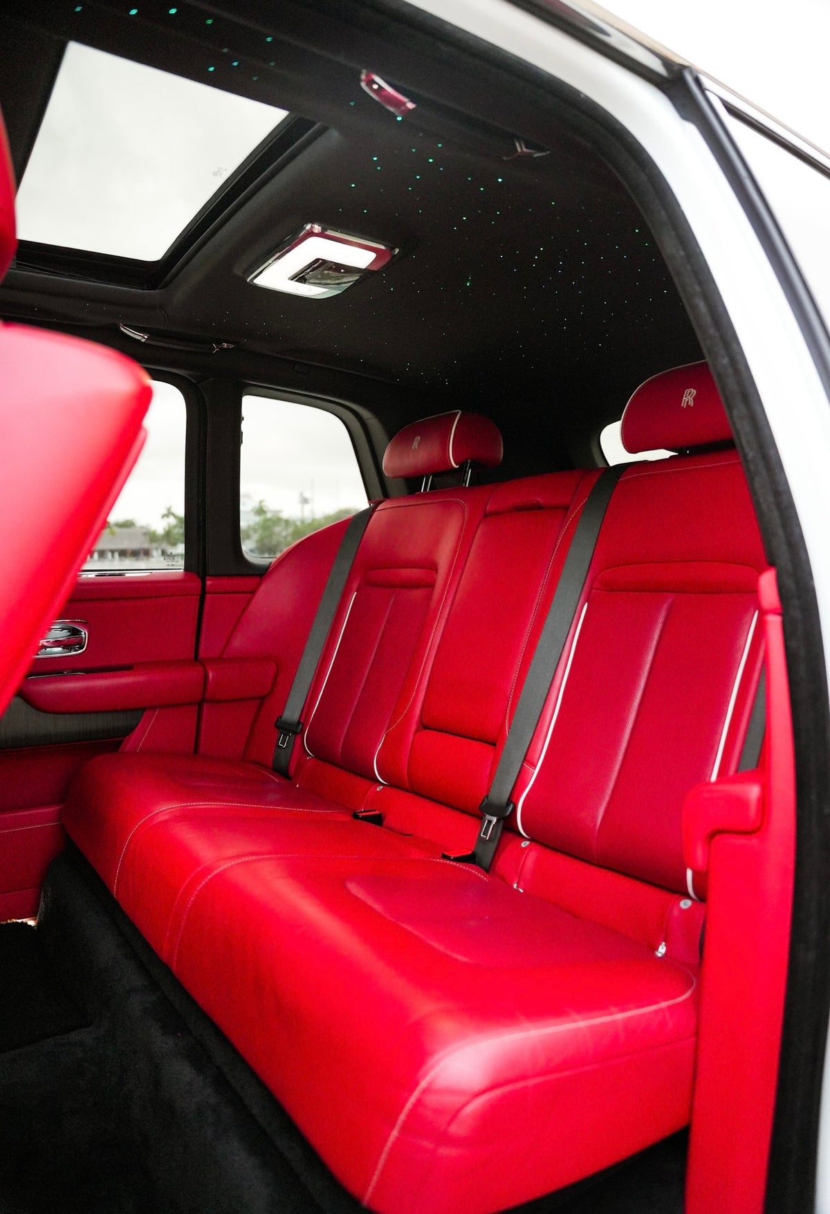 Rolls-Royce Cullinan — White
