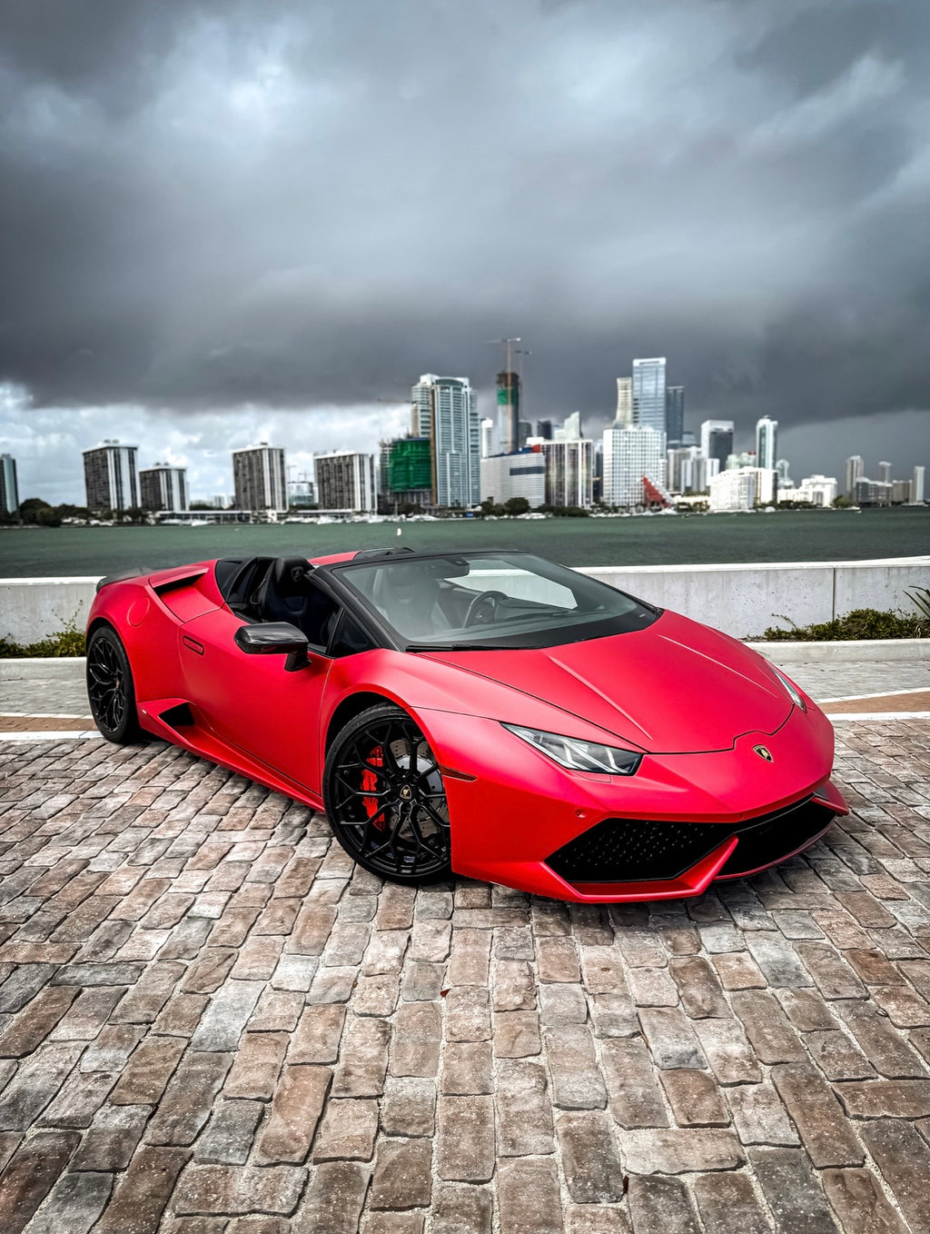 Lamborghini Huracán Spyder — Red