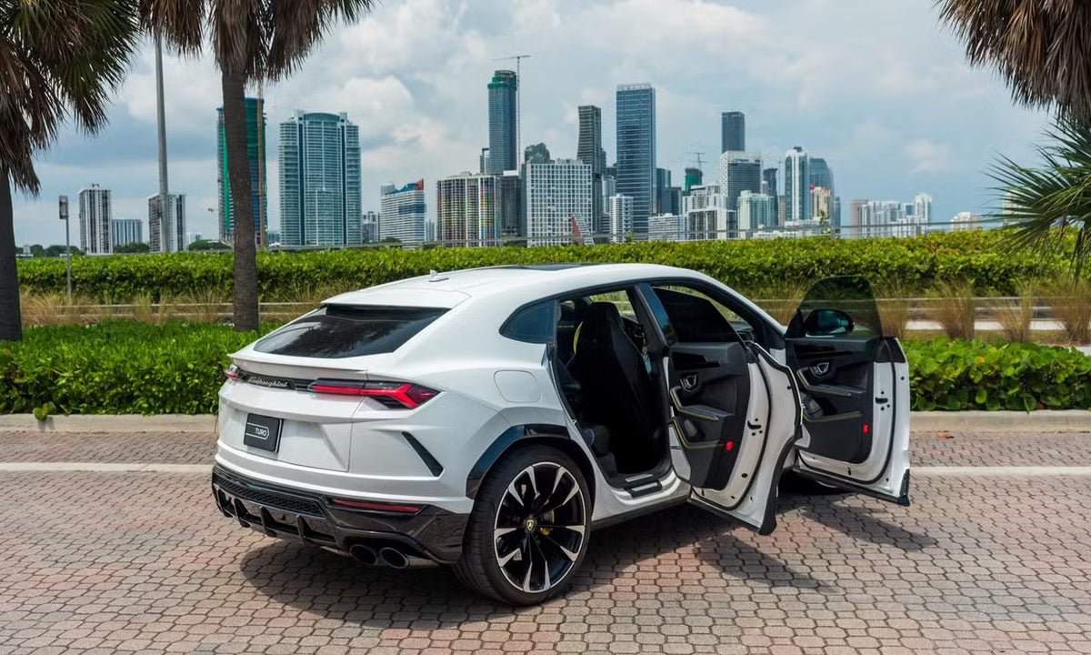 Lamborghini Urus — White