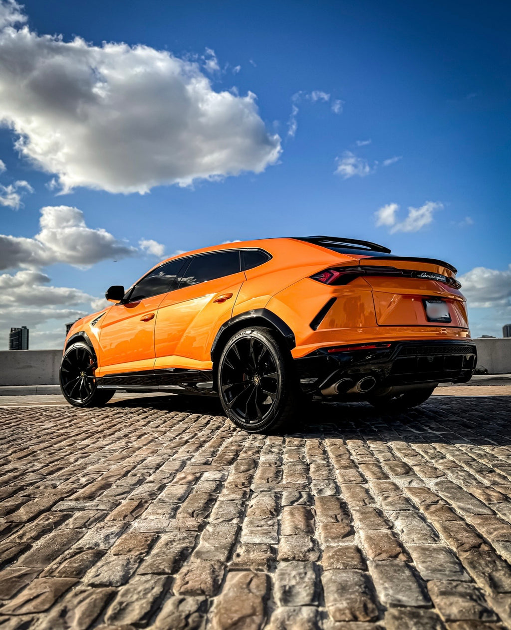 Lamborghini Urus — Orange