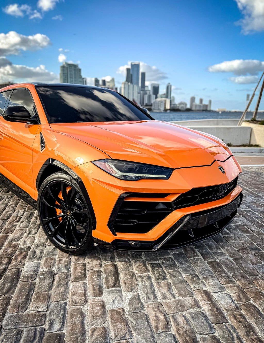Lamborghini Urus — Orange