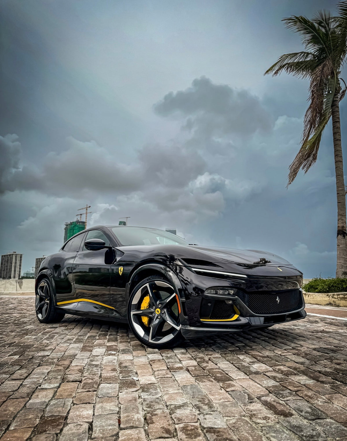 Ferrari Purosangue — Black