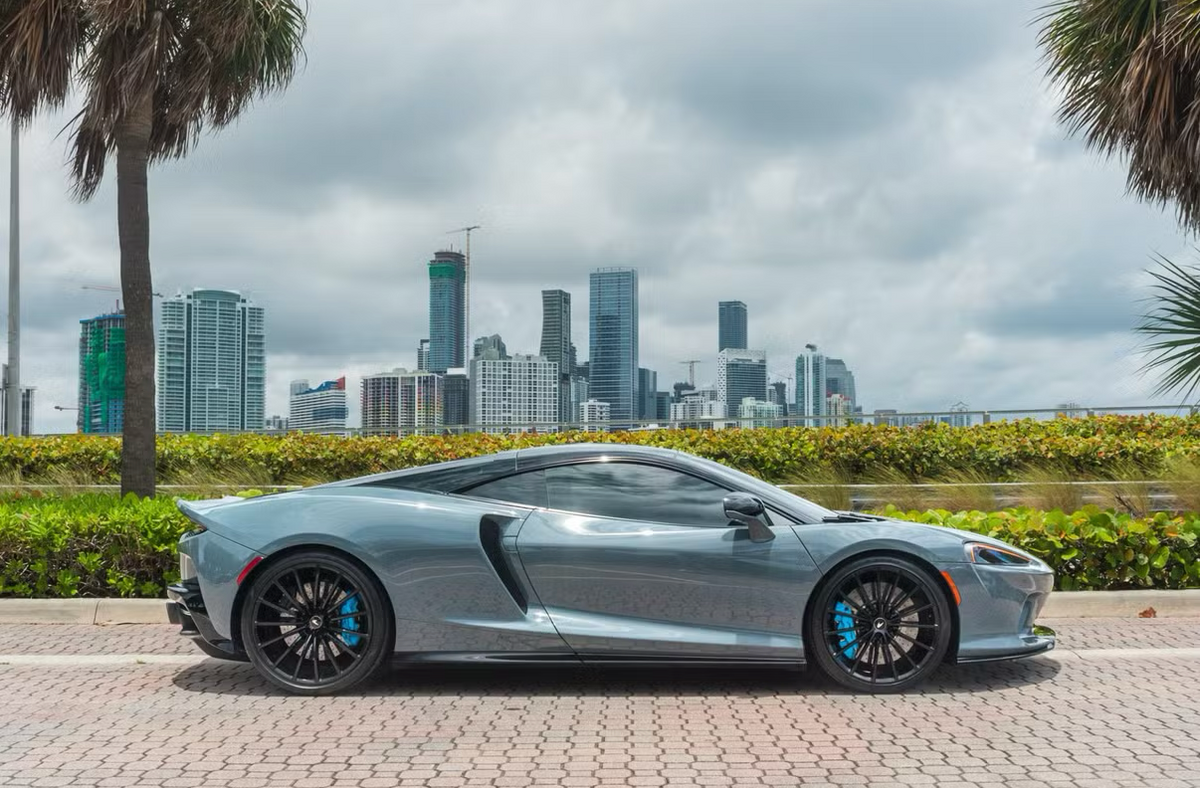 McLaren GT — Gray
